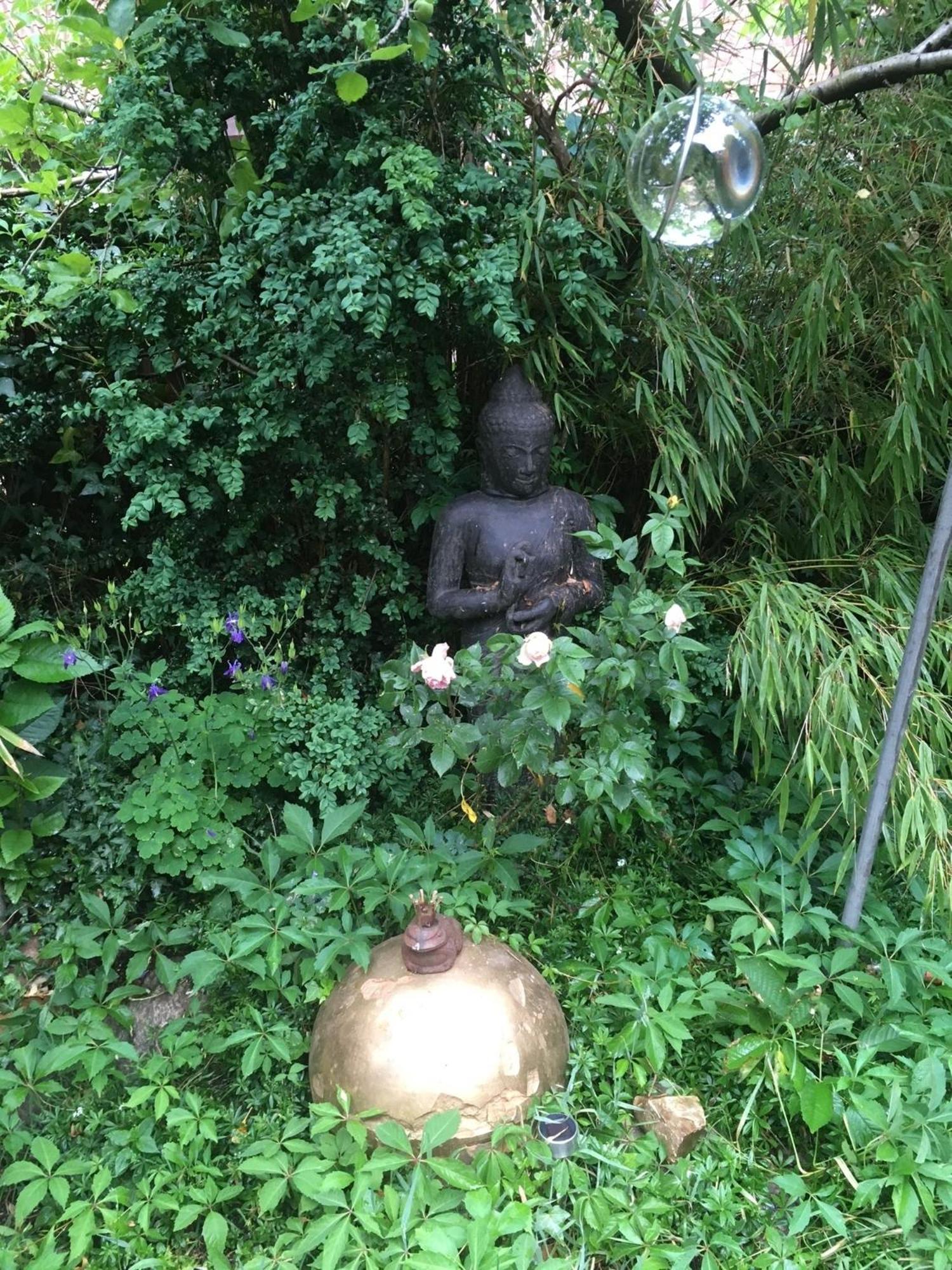 Grosse Hobbithoehle Mit Gemeinschaftsgarten Neustadt am Rübenberge Kültér fotó